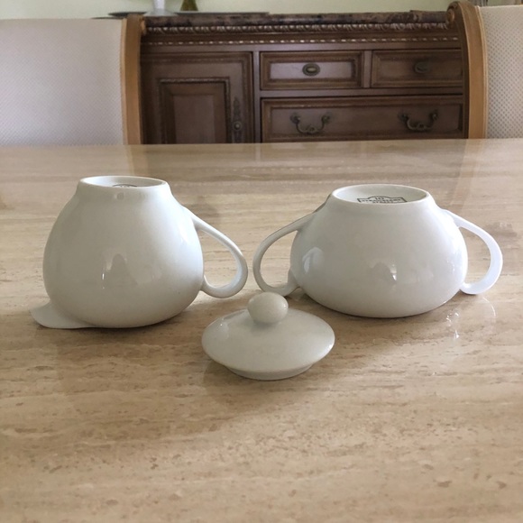 🎉Host Pick🎉NWOT 10 Strawberry Sugar & Creamer - Picture 5 of 6